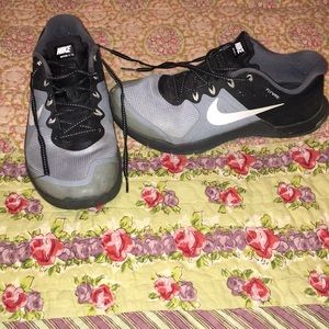 Black and gray Nike Metcon 2. Great for CrossFit.